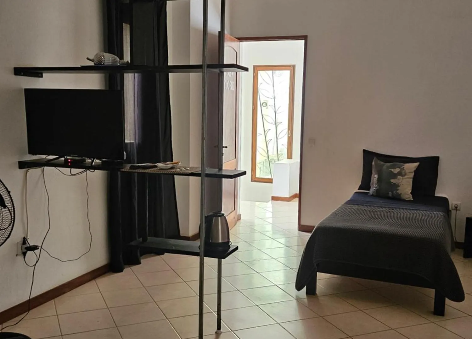 Blue Eagle Guesthouse - Casa De Hospedes Santa Maria