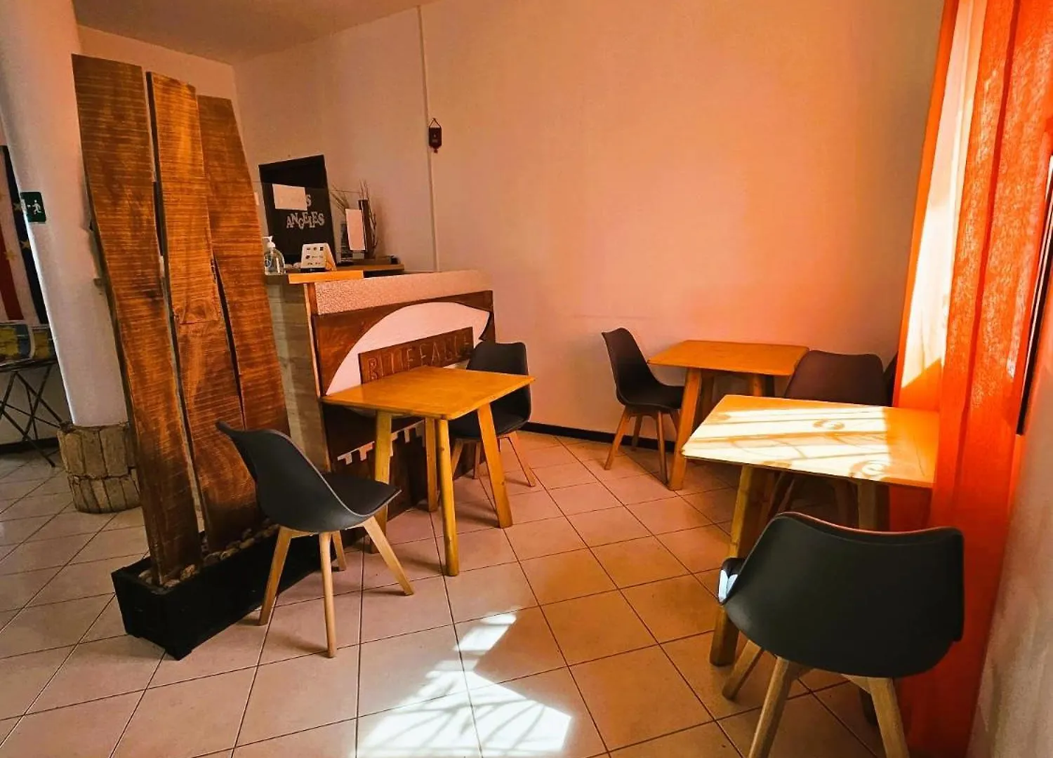 Blue Eagle Guesthouse - Casa De Hospedes Santa Maria Pensionat