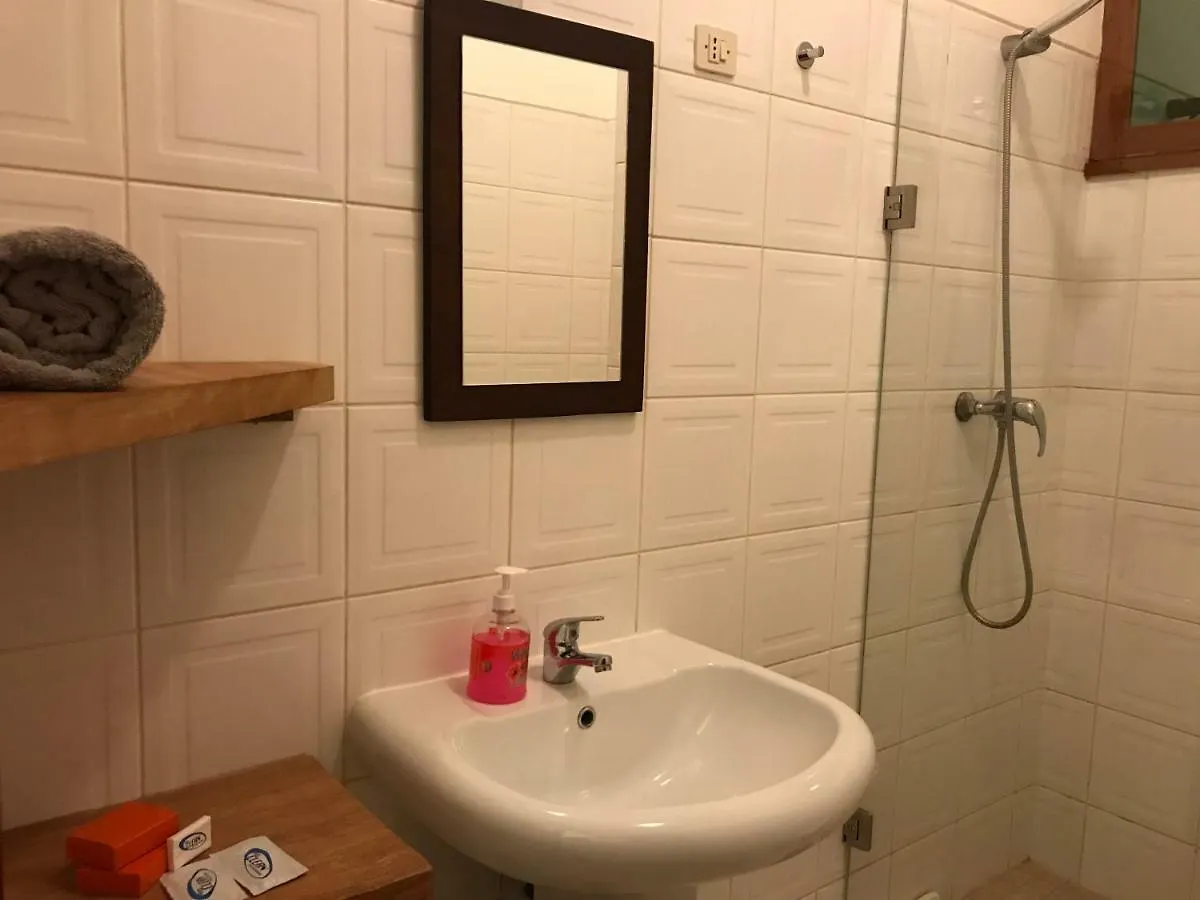Blue Eagle Guesthouse - Casa De Hospedes Santa Maria Guest house