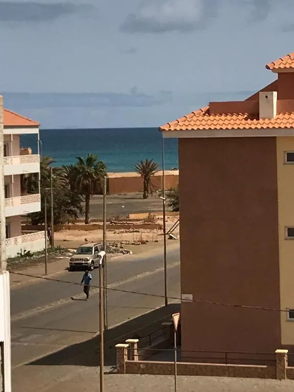 Blue Eagle Guesthouse - Casa De Hospedes Santa Maria Guest house
