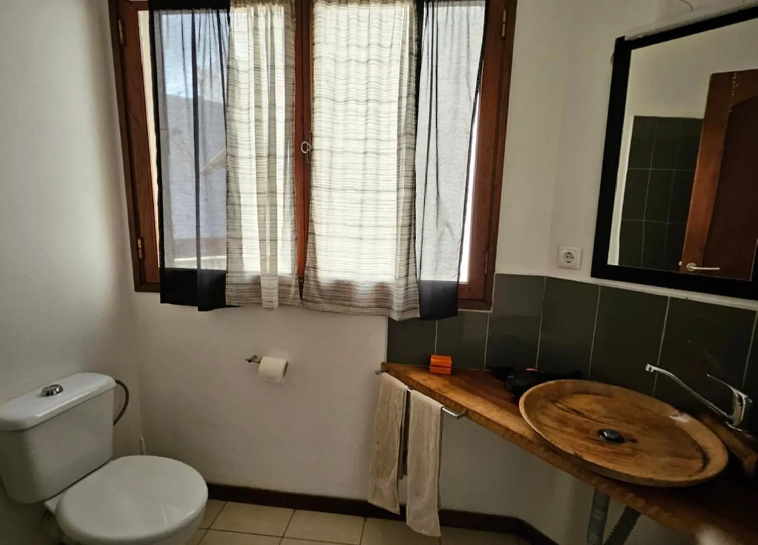 Blue Eagle Guesthouse - Casa De Hospedes Santa Maria