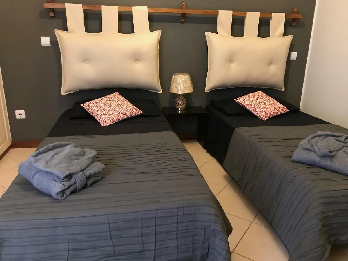 Blue Eagle Guesthouse - Casa De Hospedes Santa Maria Guest house